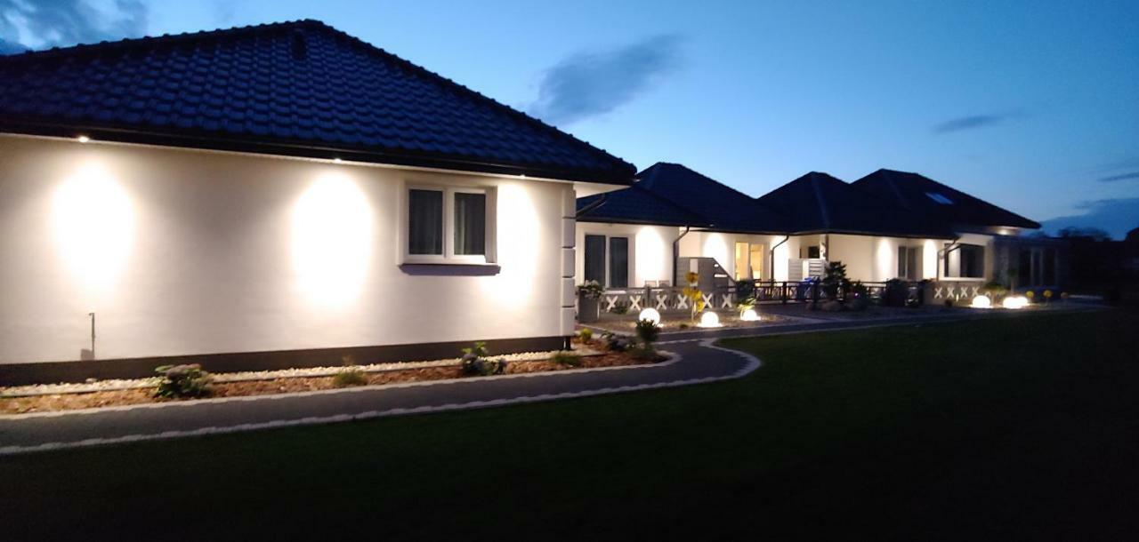 Apartamenty Dzemejra - Jumeirah Ujście-Darłowskie Exteriör bild